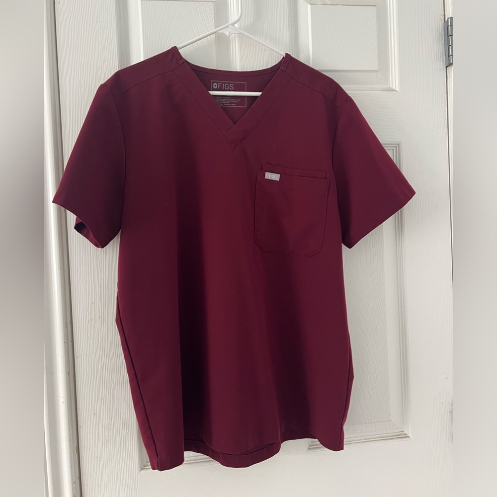 Men’s Figs Burgundy Red Leon Three Pocket Scrub Top- Medium